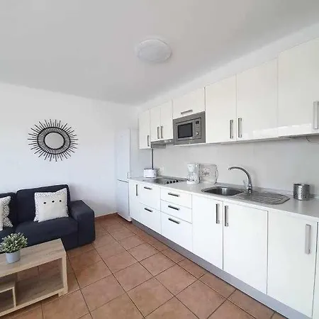 Costa Mathilda Tías