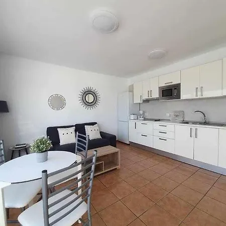 Costa Mathilda Tías