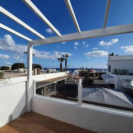 Costa Mathilda * Tías