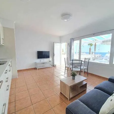 Costa Mathilda * Tías